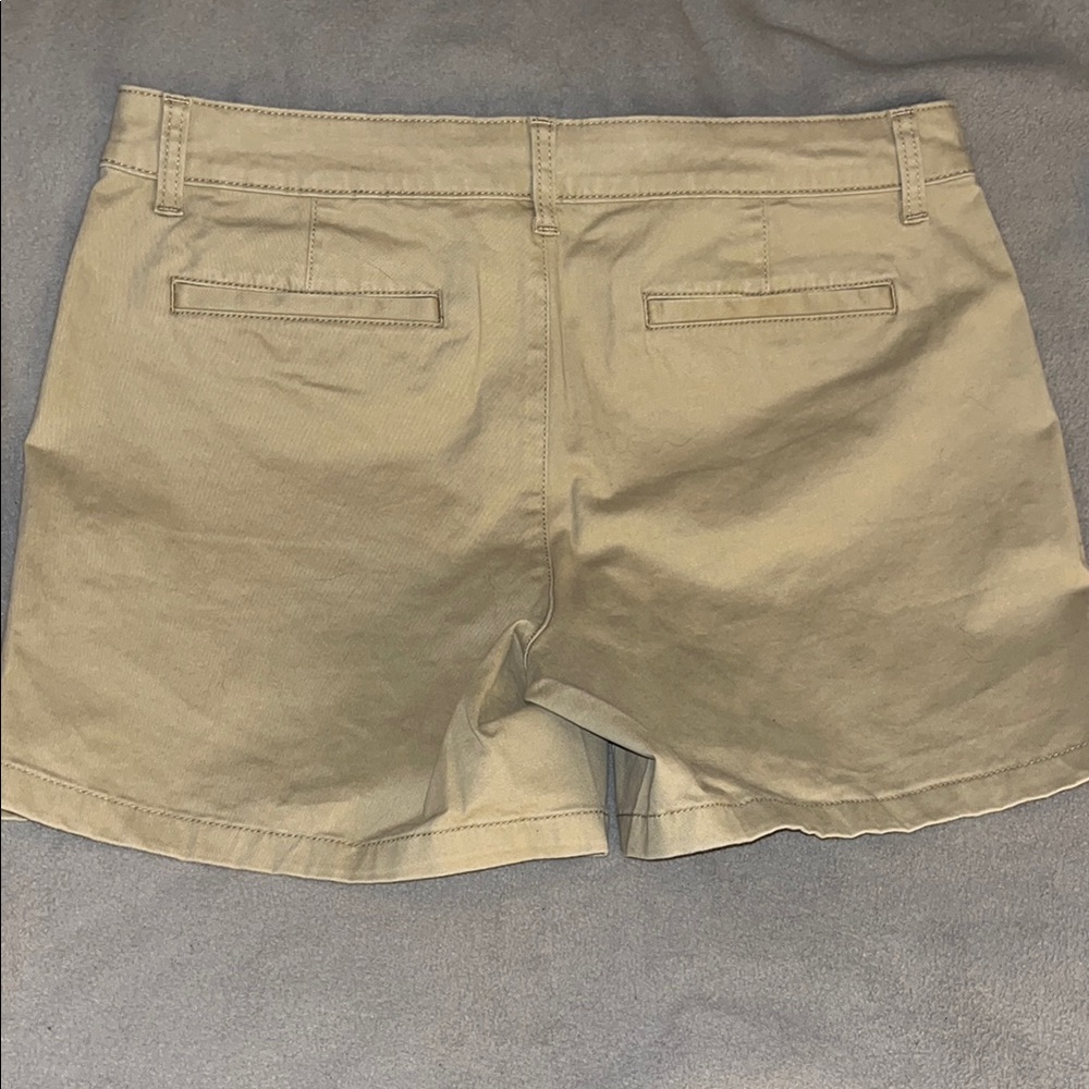 NWT. a.n.a Tan 5” Shorts Classic Cotton Blend - Picture 2 of 6